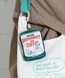 PEANUTS（ピーナッツ）の「"09"≪PEANUTS≫カラビナ付き プリント スクエア ポーチ（ポーチ）」