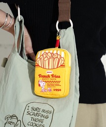 Vintage PEANUTS（ビンテージピーナッツ）の「"09"≪PEANUTS≫カラビナ付き プリント スクエア ポーチ（ポーチ）」