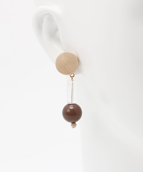 SENSE OF PLACE by URBAN RESEARCH（センスオブプレイスバイアーバンリサーチ）の「ウッドパーツカラーピアス（ピアス（両耳用）・レディース・マスタード/グレー・FREE）」の3枚目の写真