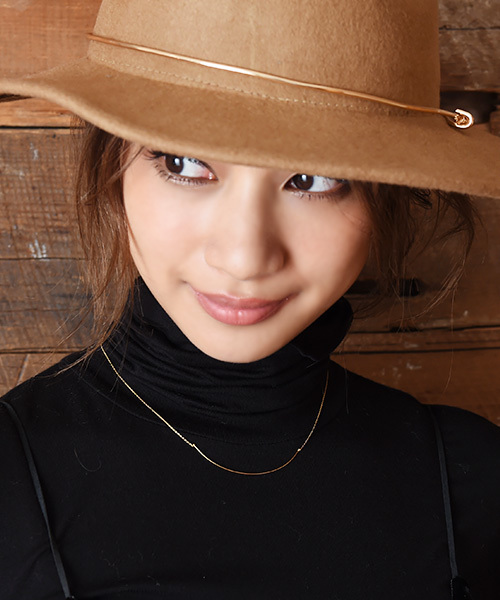 Luz Llena (NEY)(ラズレナニー)の「カーブライン・シンプルネックレス(ネックレス・レディース・ゴールド/シルバー・フリ-)」の3枚目の写真