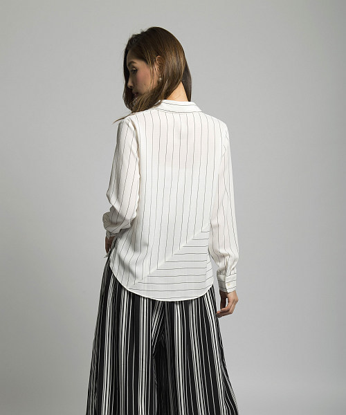 MILLION CARATS（ミリオンカラッツ）の「【2017SPRING】パターンブラウス[DRESS/ドレス]（シャツ/ブラウス・レディース・オフホワイト/ブラック/マルチ・MEDIUM/SMALL）」の10枚目の写真