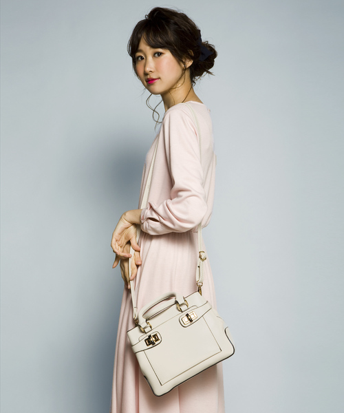 PLAIN CLOTHING（プレーンクロージング）の「ハンドバッグ【PLAIN CLOTHING】（ショルダーバッグ・レディース・グレー/レッド/キャメル/ブラック/アイボリー・FREE）」の18枚目の写真