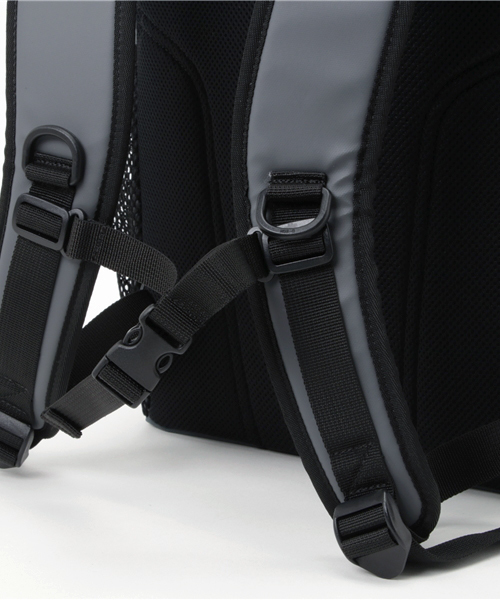 HELLY HANSEN(ヘリーハンセン)の「ヘリーハンセン ボックスデイパック / アーケルデイパック(バックパック/リュック・メンズ・ホワイト/ダークネイビー/ブラック/ダークグレー・ONE SIZE)」の7枚目の写真