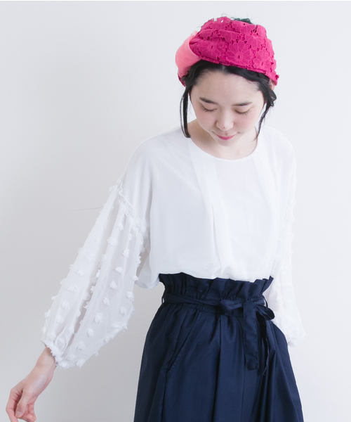 merlot plus(メルロープリュス)の「ドット刺繍スリーブシフォンブラウス5960(シャツ/ブラウス・レディース・ブラック/オフホワイト/ネイビー/ラベンダー・FREE)」の1枚目の写真