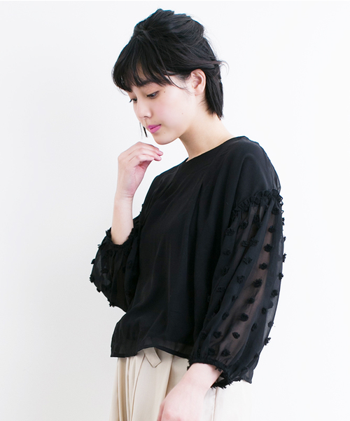 merlot plus(メルロープリュス)の「ドット刺繍スリーブシフォンブラウス5960(シャツ/ブラウス・レディース・ブラック/オフホワイト/ネイビー/ラベンダー・FREE)」の2枚目の写真