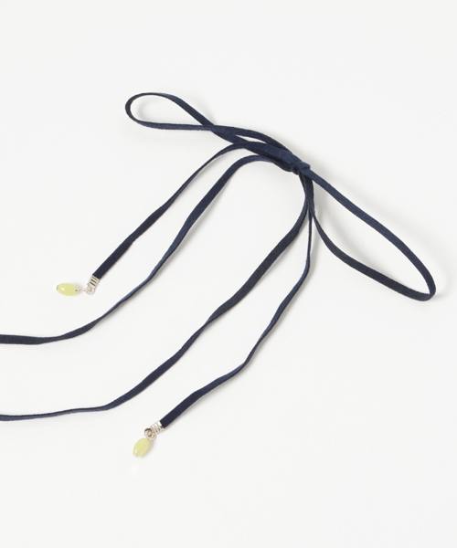 earth music&ecology（アースミュージックアンドエコロジー）の「フェイクスウェードタッセルネックレス（ネックレス・レディース・ベージュ/ネイビー/ピンク・FREE）」の5枚目の写真