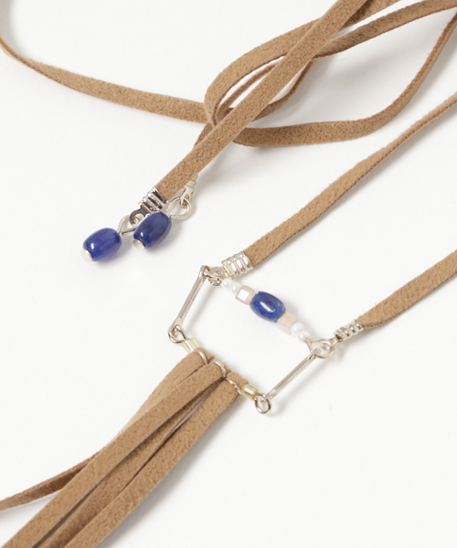 earth music&ecology（アースミュージックアンドエコロジー）の「フェイクスウェードタッセルネックレス（ネックレス・レディース・ベージュ/ネイビー/ピンク・FREE）」の6枚目の写真