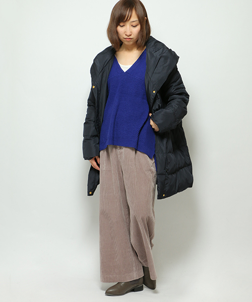 LBC(エルビーシー)の「タフタダウンコート (ダウンジャケット/コート・レディース・ベージュ/ネイビー・LARGE/MEDIUM)」の2枚目の写真