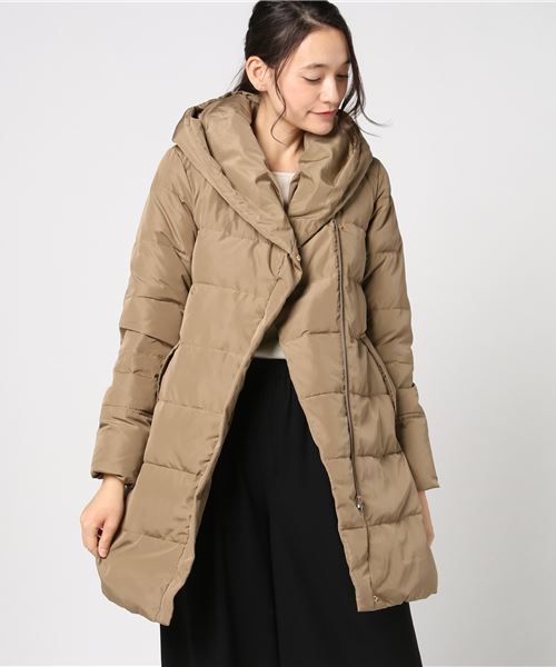 LBC(エルビーシー)の「タフタダウンコート (ダウンジャケット/コート・レディース・ベージュ/ネイビー・LARGE/MEDIUM)」の13枚目の写真