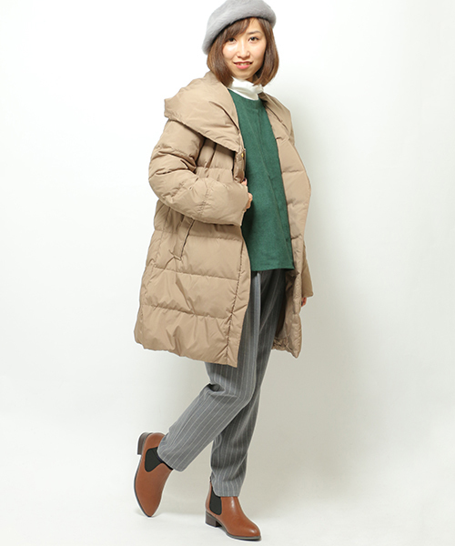 LBC(エルビーシー)の「タフタダウンコート (ダウンジャケット/コート・レディース・ベージュ/ネイビー・LARGE/MEDIUM)」の11枚目の写真