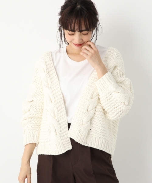 A part by(アパートバイ)の「HAND/CoAcケーブルカーディガン 781109 (カーディガン/ボレロ・レディース・ホワイト/ベージュ/グレー・FREE)」の7枚目の写真