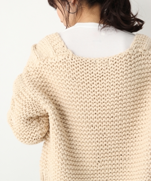 A part by(アパートバイ)の「HAND/CoAcケーブルカーディガン 781109 (カーディガン/ボレロ・レディース・ホワイト/ベージュ/グレー・FREE)」の6枚目の写真