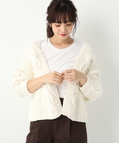 A part by(アパートバイ)の「HAND/CoAcケーブルカーディガン 781109 (カーディガン/ボレロ・レディース・ホワイト/ベージュ/グレー・FREE)」の19枚目の写真