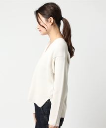 AURALEEクリーム色 Vネックニットセーター4 AURALEEクリーム色 Vネック