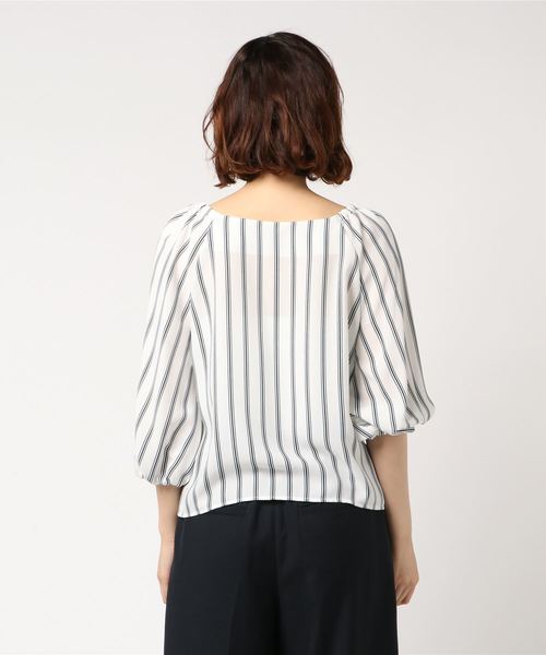 NATURAL BEAUTY BASIC（ナチュラルビューティーベーシック）の「ボリュームスリーブブラウス（シャツ/ブラウス・レディース・ブラック/ホワイト系その他/ブラウン・MEDIUM/SMALL）」の5枚目の写真