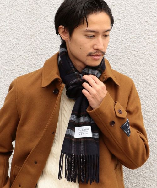 SHIPS（シップス）の「SHIPS Days:カシミヤ リバーシブルマフラー（チェック）（マフラー・メンズ・ブラック/ブラウン/レッド/コバルトブルー/ロイヤルブルー・ONE SIZE）」の4枚目の写真