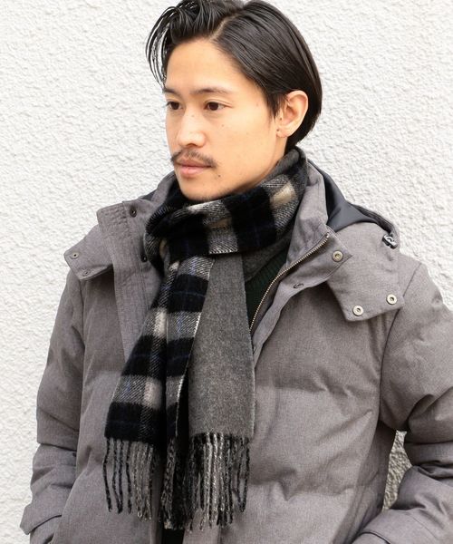 SHIPS（シップス）の「SHIPS Days:カシミヤ リバーシブルマフラー（チェック）（マフラー・メンズ・ブラック/ブラウン/レッド/コバルトブルー/ロイヤルブルー・ONE SIZE）」の2枚目の写真