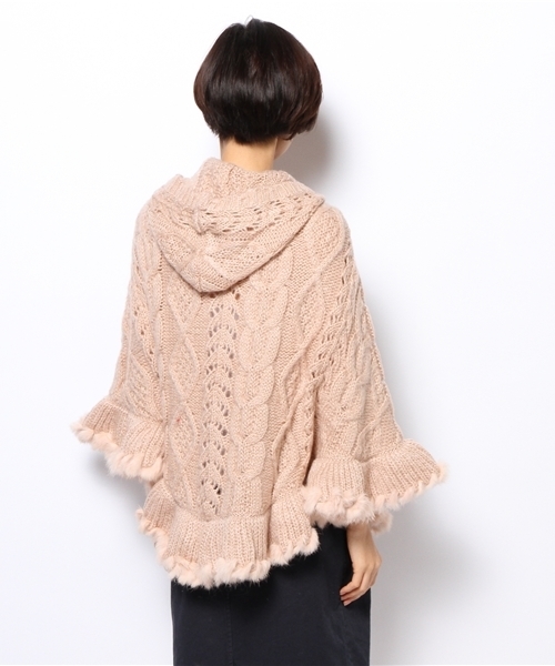 INGNI（イング）の「ファー付/ポンチョ（ポンチョ・レディース・ボルドー/ピンクベージュ/オフホワイト・MEDIUM）」の6枚目の写真