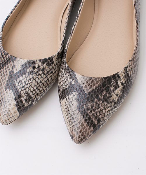 NANO universe（ナノユニバース）の「●ポインテッドバレエ（パンプス・レディース・ホワイト/ネイビー/ライトブルー/その他1・35/38/36/37）」の7枚目の写真