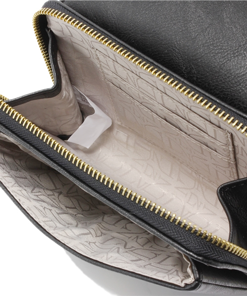 Soareak（ソアリーク）の「【DANIELLE NICOLE】WALLET CROSBODY（ショルダーバッグ・レディース・ホワイト/ブラック/ライトピンク・FREE）」の4枚目の写真