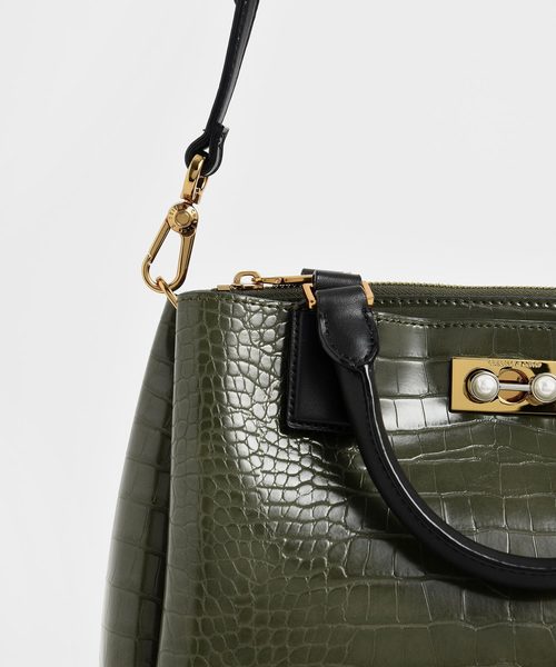 CHARLES & KEITH（チャールズ & キース）の「クロックエフェクト ラージストラクチャーバッグ / Croc-Effect Large Structured Bag（トートバッグ・レディース・ブラック/ベージュ/オリーブ/ブルー/タン・L）」の21枚目の写真