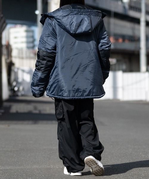 JOHN'S CLOSET（ジョンズクローゼット）の「【40I】エコダウン フーデットジャケット（ダウンジャケット/コート・メンズ・レッド/カーキ/イエロー/ブラック/ベージュ/ネイビー/チャコールグレー・LARGE/MEDIUM/X-LARGE）」の9枚目の写真