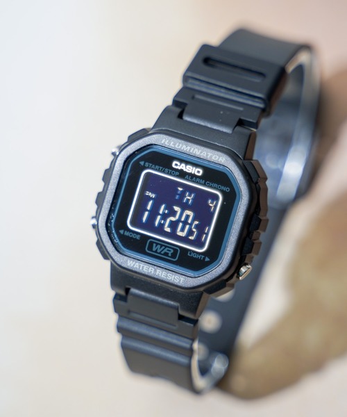 B.I.D.(ビーアイディー)の「《CASIO(カシオ)》スタンダードデジタル ミニ(デジタル腕時計・レディース・ブラック/ピンク/イエロー/ブラック系その他/シルバー/ライトピンク/レッド/ブルー・FREE)」の2枚目の写真