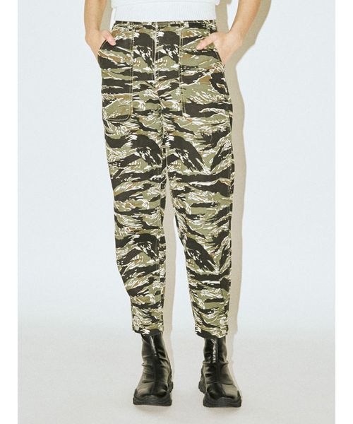 jouetie（ジュエティ）の「ヘムボタンカラーステッチパンツ（デニムパンツ・レディース・ブラック/アイボリー/その他1・SMALL/MEDIUM）」の3枚目の写真