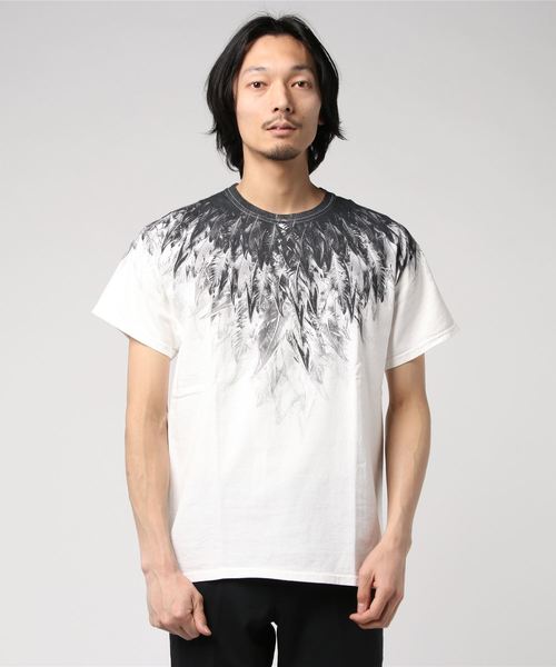 NO ID.(ノーアイディ)の「【NO ID.】Cotton Jersey Wing Print T-shirt / コットン 天竺 ウィング プリント Tシャツ(Tシャツ/カットソー・メンズ・ブラック/レッド/ブルー・1/2)」の2枚目の写真