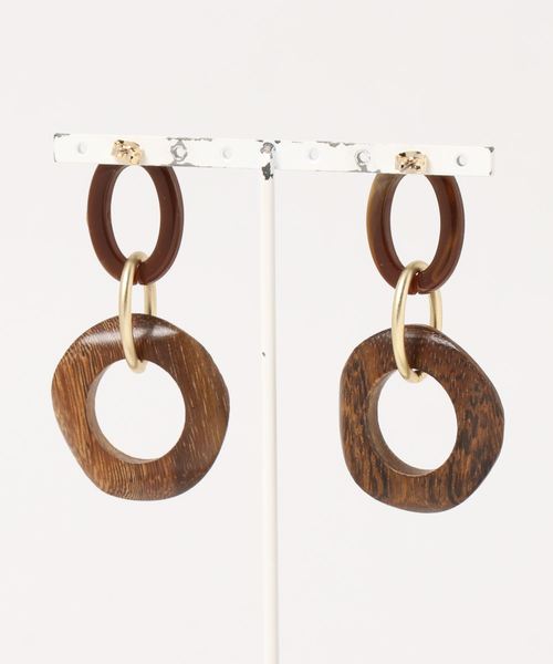 DouDou（ドゥドゥ）の「ウッドパーツラウンド2連ピアス（ピアス（両耳用）・レディース・ブラウン・FREE）」の3枚目の写真