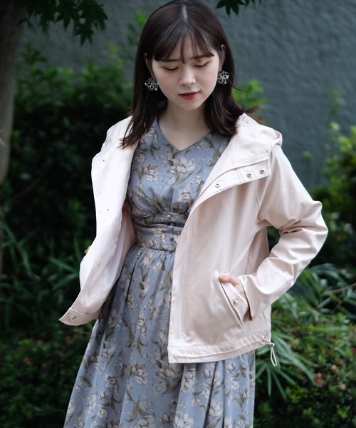 TRUDEA(トルディア)の「高密度ツイルマウンテンパーカー(マウンテンパーカー・レディース・ピンクベージュ/キャメル/サックスブルー/ピンク/カーキ・MEDIUM/LARGE)」の5枚目の写真