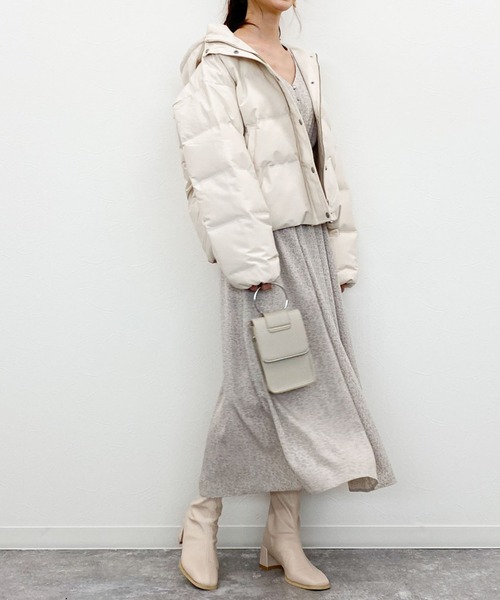 archives（アルシーヴ）の「ホワイトグースシームレスフードダウン（ダウンジャケット/コート・レディース・ブラック/アイボリー/グレー系その他・MEDIUM）」の4枚目の写真