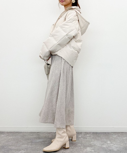 archives（アルシーヴ）の「ホワイトグースシームレスフードダウン（ダウンジャケット/コート・レディース・ブラック/アイボリー/グレー系その他・MEDIUM）」の6枚目の写真