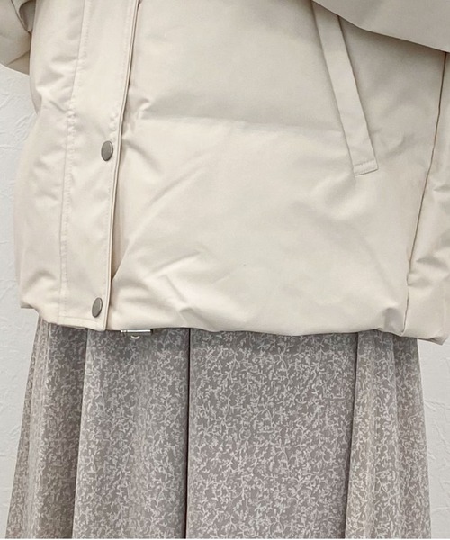 archives（アルシーヴ）の「ホワイトグースシームレスフードダウン（ダウンジャケット/コート・レディース・ブラック/アイボリー/グレー系その他・MEDIUM）」の15枚目の写真