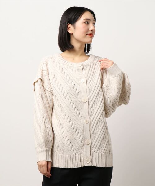 KOBE LETTUCE(コウベレタス)の「フェイクレイヤード前後2wayニットプルオーバートップス(ニット/セーター・レディース・オフホワイト/グレー/ブルー/ブラウン・FREE)」の5枚目の写真