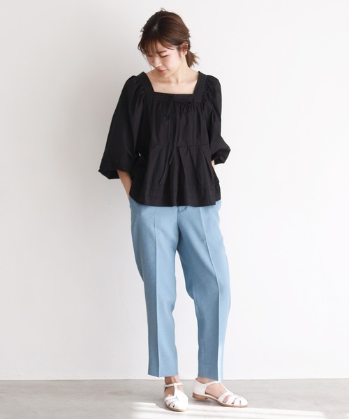 SLOBE IENA（スローブイエナ）の「タイプライタースクエアネックタックブラウス【手洗い可能】◆（シャツ/ブラウス・レディース・ホワイト/ブラック/ベージュ・FREE）」の5枚目の写真