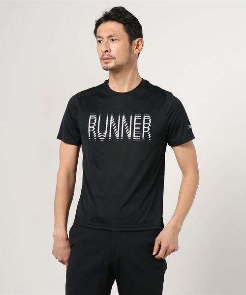 Reebok(リーボック)の「ラン エッセンシャル グラフィック Tシャツ / RUN ESSENTIALS GRAPHIC T-SHIRT(Tシャツ/カットソー・メンズ・アクア/ブラック・SMALL/MEDIUM/LARGE/X-LARGE/XX-LARGE/X-SMALL/XXX-LARGE)」の9枚目の写真