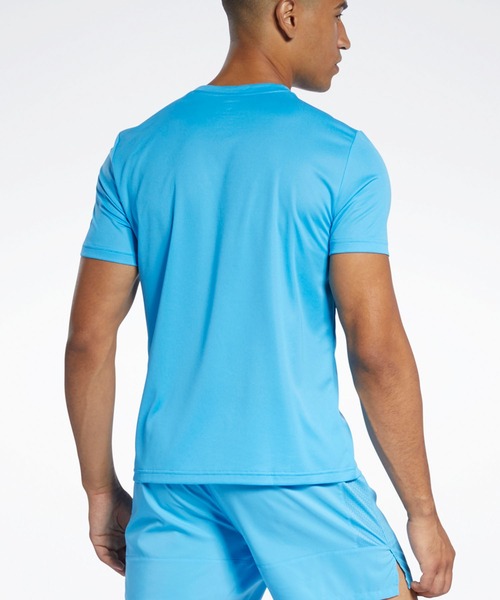 Reebok(リーボック)の「ラン エッセンシャル グラフィック Tシャツ / RUN ESSENTIALS GRAPHIC T-SHIRT(Tシャツ/カットソー・メンズ・アクア/ブラック・SMALL/MEDIUM/LARGE/X-LARGE/XX-LARGE/X-SMALL/XXX-LARGE)」の6枚目の写真