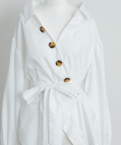 SHEER flow（シアーフロウ）の「【インフルエンサー Yukiko Sanoプロデュースアイテム】カシュクールボタンブラウス（シャツ/ブラウス・レディース・オフホワイト・FREE）」の14枚目の写真