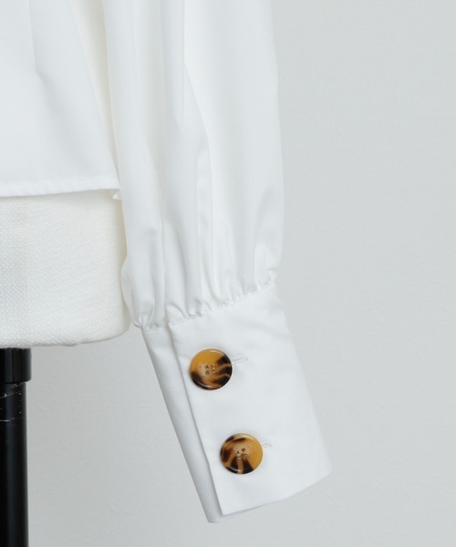 SHEER flow（シアーフロウ）の「【インフルエンサー Yukiko Sanoプロデュースアイテム】カシュクールボタンブラウス（シャツ/ブラウス・レディース・オフホワイト・FREE）」の7枚目の写真