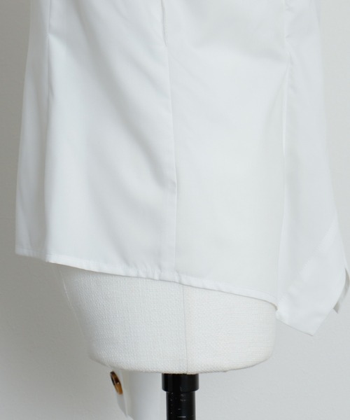 SHEER flow（シアーフロウ）の「【インフルエンサー Yukiko Sanoプロデュースアイテム】カシュクールボタンブラウス（シャツ/ブラウス・レディース・オフホワイト・FREE）」の3枚目の写真