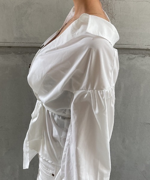 SHEER flow（シアーフロウ）の「【インフルエンサー Yukiko Sanoプロデュースアイテム】カシュクールボタンブラウス（シャツ/ブラウス・レディース・オフホワイト・FREE）」の2枚目の写真