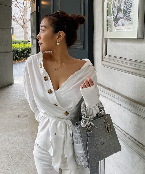 SHEER flow（シアーフロウ）の「【インフルエンサー Yukiko Sanoプロデュースアイテム】カシュクールボタンブラウス（シャツ/ブラウス・レディース・オフホワイト・FREE）」の10枚目の写真