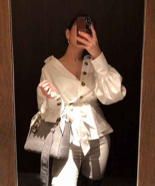 SHEER flow（シアーフロウ）の「【インフルエンサー Yukiko Sanoプロデュースアイテム】カシュクールボタンブラウス（シャツ/ブラウス・レディース・オフホワイト・FREE）」の12枚目の写真