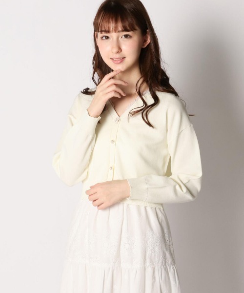 LODISPOTTO（ロディスポット）の「ビジューボタンＶネックカーディガン（カーディガン/ボレロ・レディース・ホワイト/ラベンダー/イエロー系その他/ブラック/ピンク・MEDIUM）」の4枚目の写真