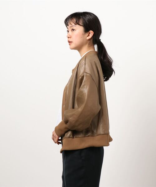 audrey and john wad（オードリーアンドジョンワッド）の「ノーカラーシアーブルゾン（ブルゾン・レディース・ベージュ/ブラック・M）」の4枚目の写真