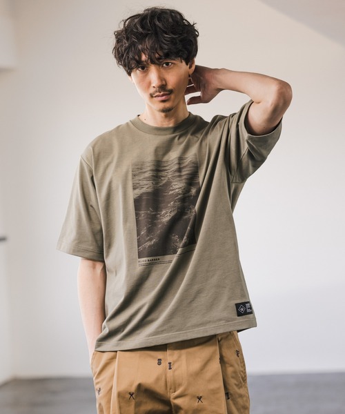 GLOBAL WORK（グローバルワーク）の「BLIND BARBERプリントT/940140（Tシャツ/カットソー・メンズ・ホワイト/ブラウン/グリーン・SMALL/MEDIUM/LARGE/X-LARGE）」の20枚目の写真