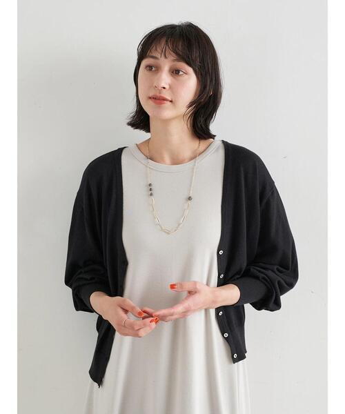 earth music&ecology（アースミュージックアンドエコロジー）の「Vネックニットカーディガン ＊（カーディガン/ボレロ・レディース・ブラック/ホワイト系その他2/オフホワイト/ブルー・FREE）」の11枚目の写真