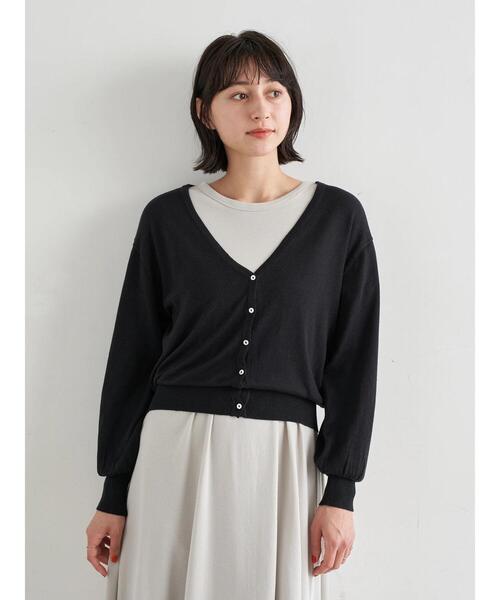earth music&ecology（アースミュージックアンドエコロジー）の「Vネックニットカーディガン ＊（カーディガン/ボレロ・レディース・ブラック/ホワイト系その他2/オフホワイト/ブルー・FREE）」の14枚目の写真