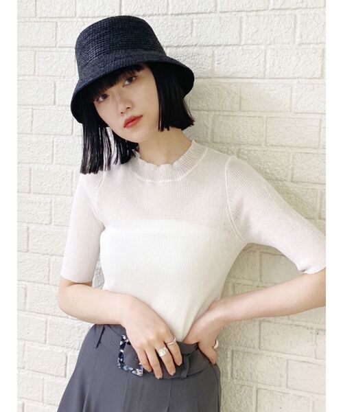 MURUA（ムルーア）の「シアーミニマルハーフスリーブトップス（ニット/セーター・レディース・ブラック/グリーン/オフホワイト/グレー・FREE）」の2枚目の写真